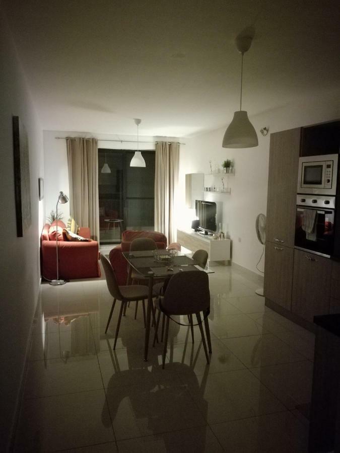 No8 @ Seabreeze Court Daire Mellieħa Dış mekan fotoğraf